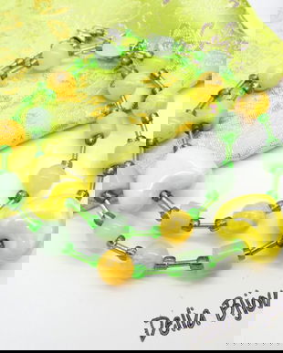 Colier handmade cu mărgele galbene și accente verzi model unicat (cod1239)