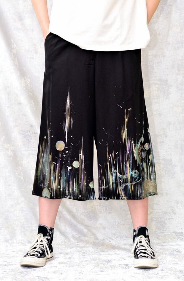 Pantaloni negri cu pictură florală, unicat