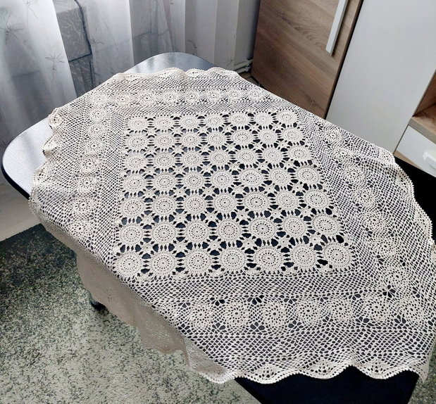 Față de masă crosetata manual din fir de bumbac crem natural mileu