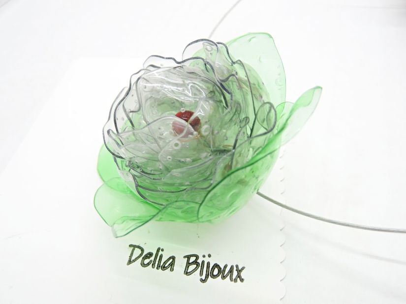 Colier statement handmade unicat - PET-uri (plastic) reciclate - floare (cod1240)