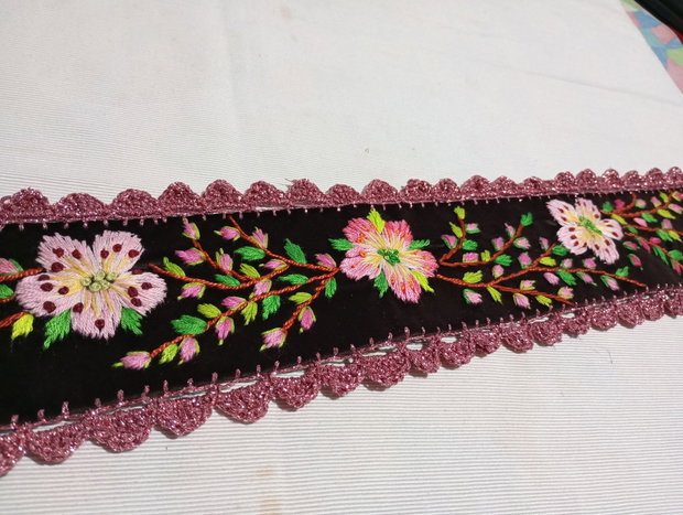 Cordon/brâu cu flori de măr