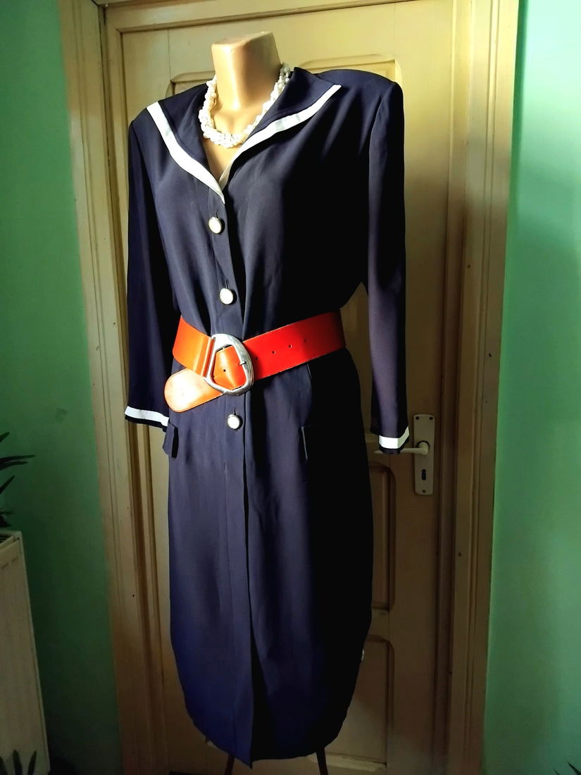 Rochie bleumarin cu alb, navy