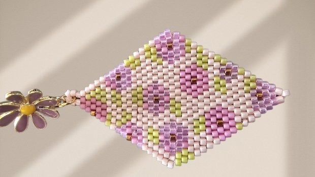 Cercei romb cu model floral