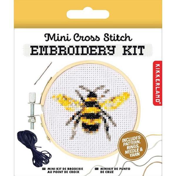 Mini kit de brodat. Albina