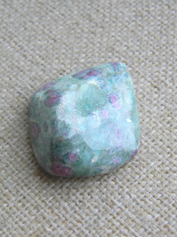Caboson ruby fuchsit (F38-2)