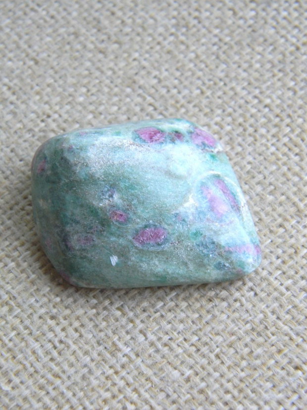 Caboson ruby fuchsit (F38-2)