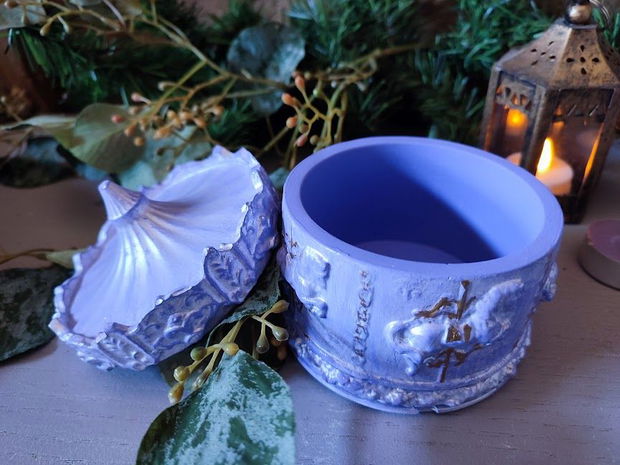Cutie ceramică cu carusel-Un decor romantic