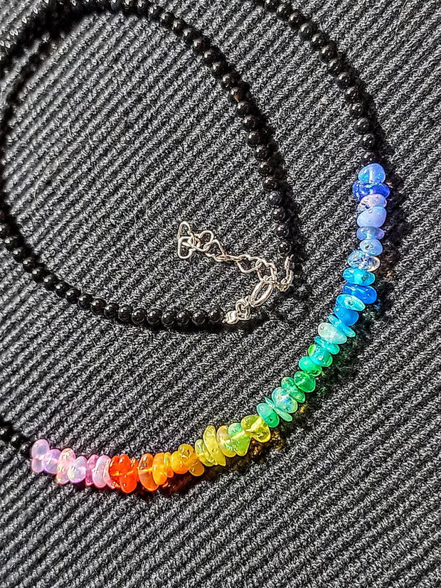 Colier argint opal de foc etiopian curcubeu rainbow chips lustruit lucios onix negru minimalist boho chic multicolor trendy - Transport gratuit