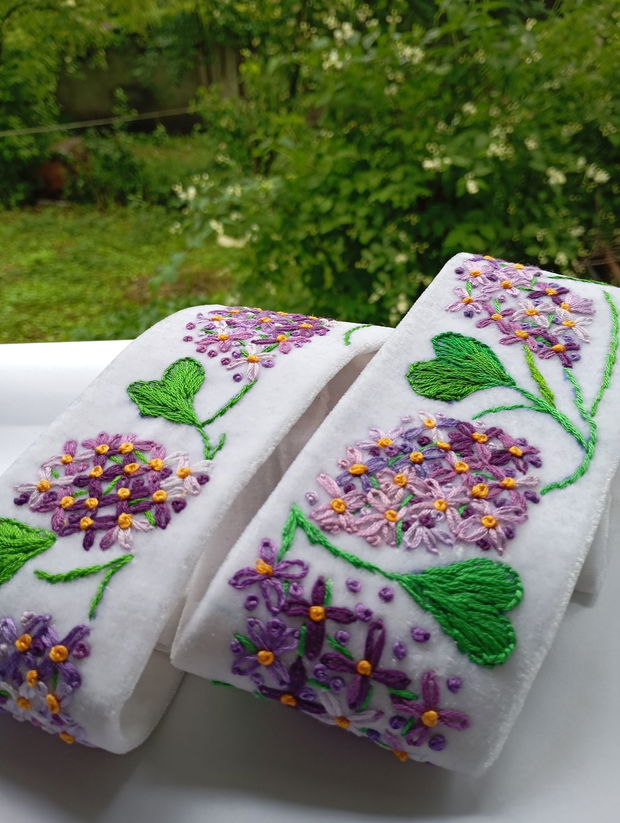 Cordon alb cu liliac