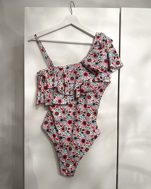Costum de baie