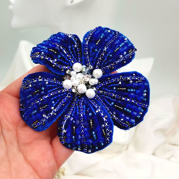 Broșă floare catifea 3D - Floare Regală - Catifea de Cobalt
