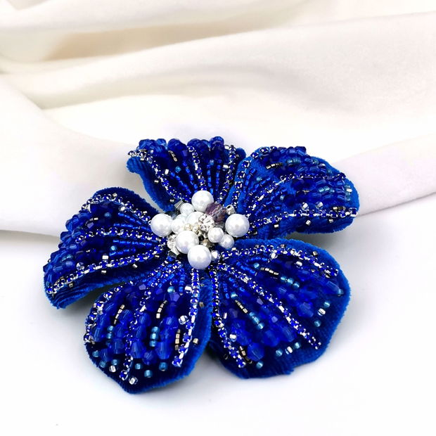 Broșă floare catifea 3D - Floare Regală - Catifea de Cobalt