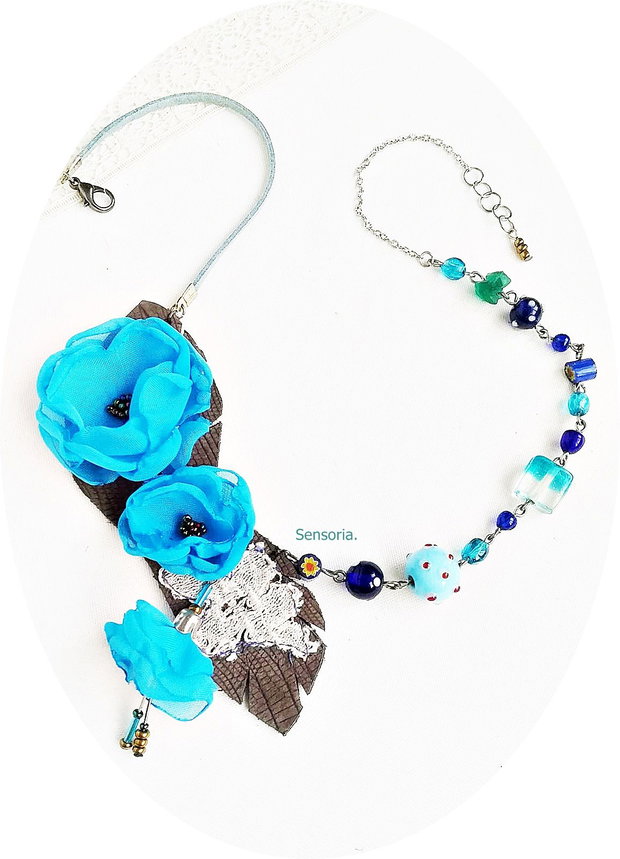 colier floral albastru ceruleum - cristal