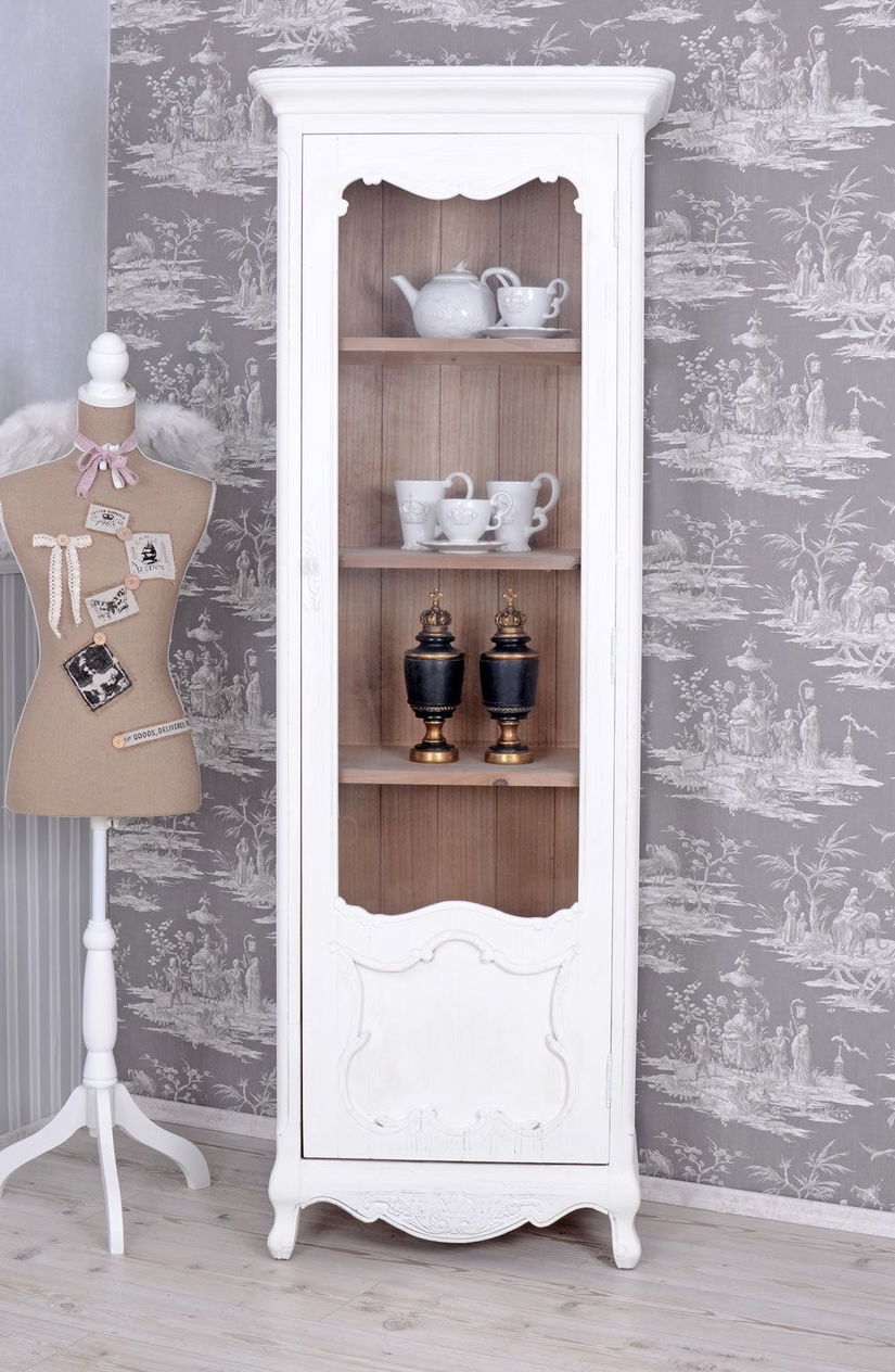 Vitrina din lemn masiv alb antichizat cu decoratiuni