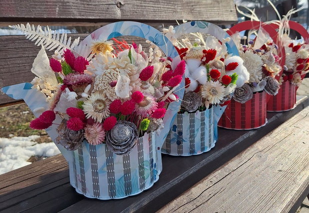 Aranjament floral, suport stropitoare