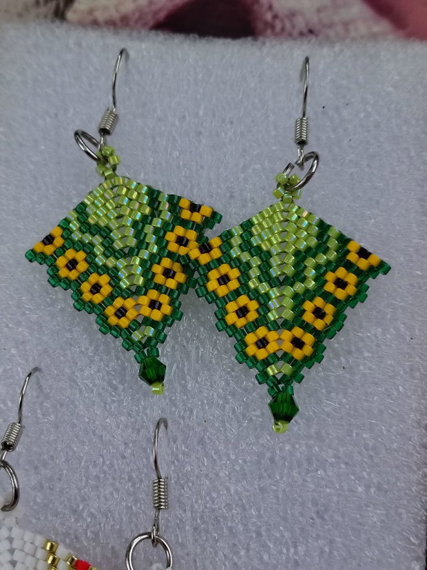 Cercei,, Floricele"