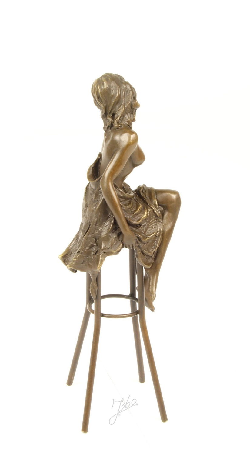 DOAMNA LA BAR - STATUETA DIN BRONZ PE SOCLU DIN MARMURA