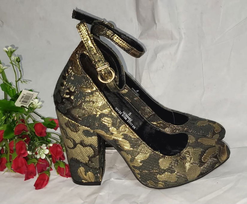 Pantofi brocard