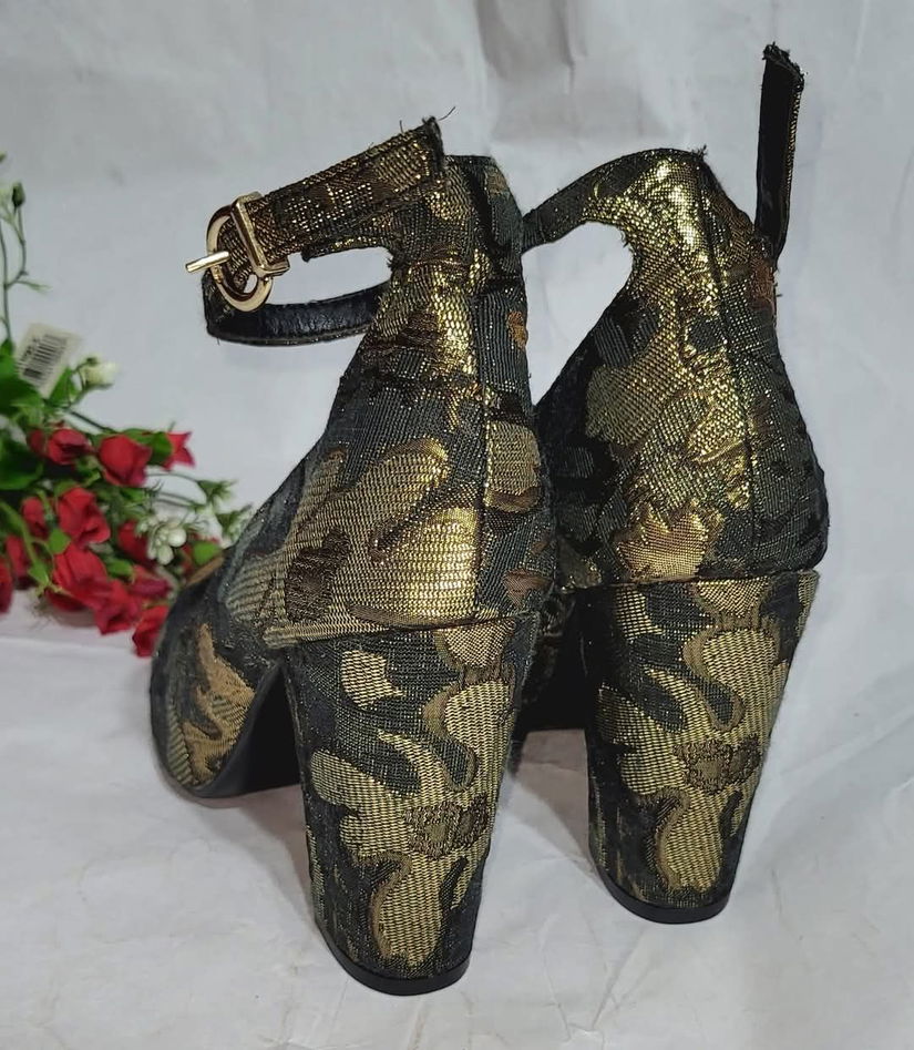 Pantofi brocard