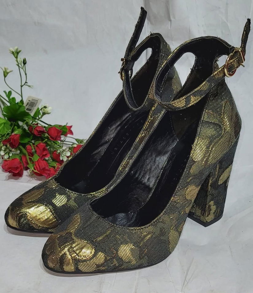 Pantofi brocard