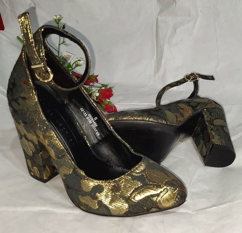 Pantofi brocard