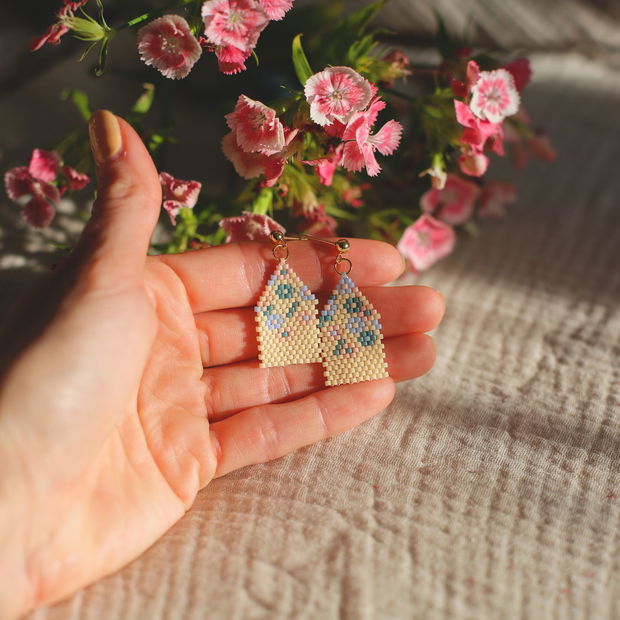 Cercei handmade cu flori