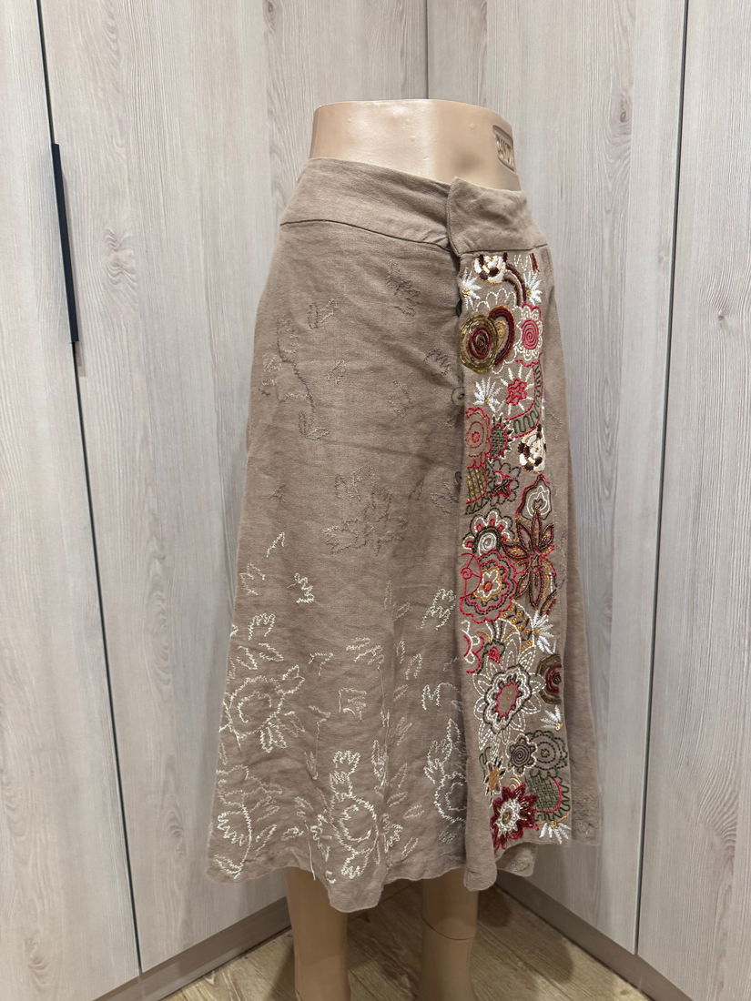 Fustă Zara brodată mărime 40
