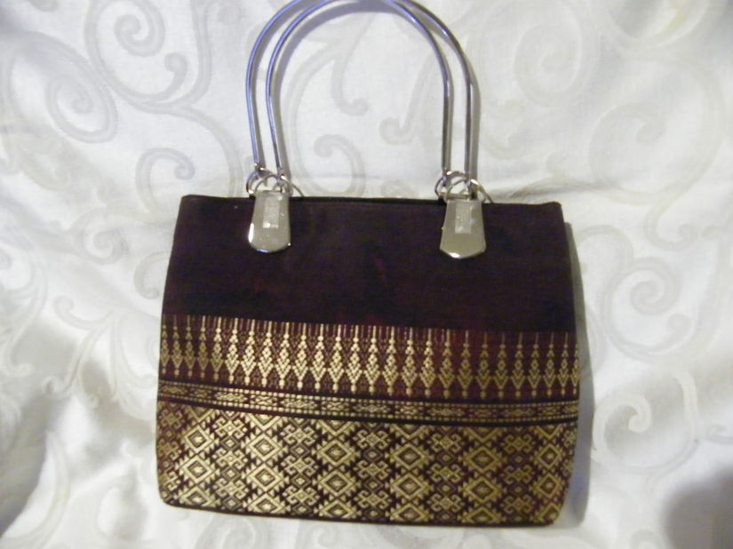 Poseta model oriental-noua