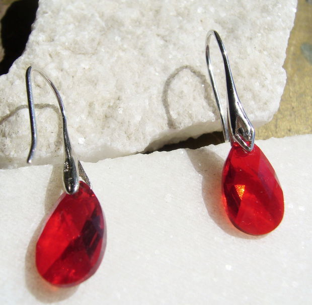 Cercei cu tortite din argint .925 rodiat si pandante Swarovski Pear Shaped - Light Siam