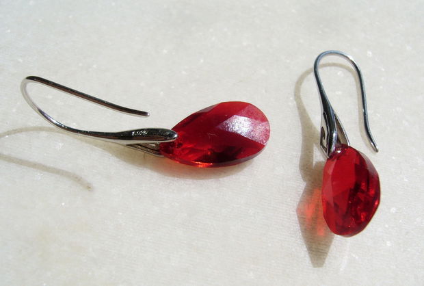 Cercei cu tortite din argint .925 rodiat si pandante Swarovski Pear Shaped - Light Siam