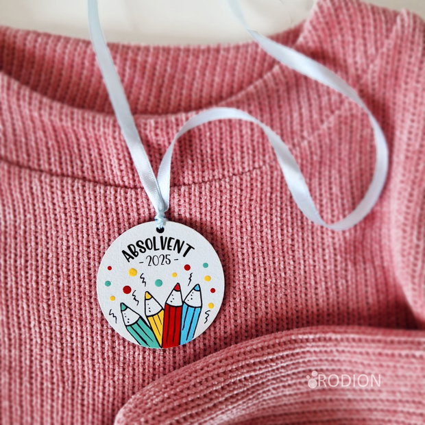 Medalii sau insigne gradinita scoala pictate manual personalizate Creioane