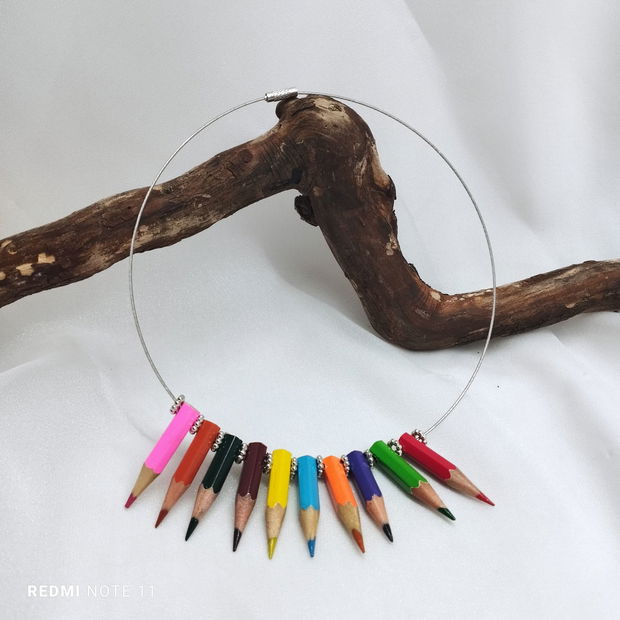 set bijuterii handmade din creioane colorate 00568