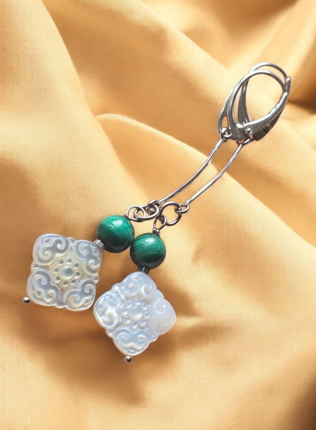 Cercei malachit natural si sidef, cu accesorii de argint 925