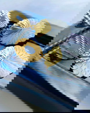 Cercei cu flori din sidef de scoica