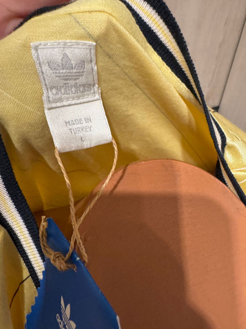 TRICOU ADIDAS ORIGINAL MARIME L ,NOU,CU ETICHETA