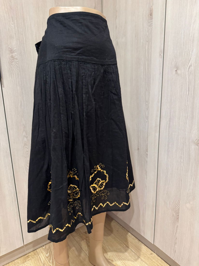 FUSTA BUMBAC CU BRODERIE DIN PAIETE SI MARGELE ELEGANTA MARIME 38