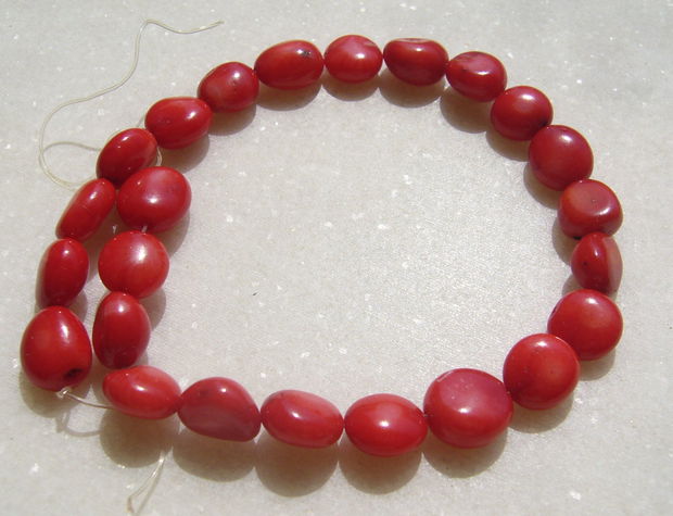 Sir scurt de aprox 24 cm format din 24 bucati coral free form aprox 6-7x9-9.5x9-11 mm