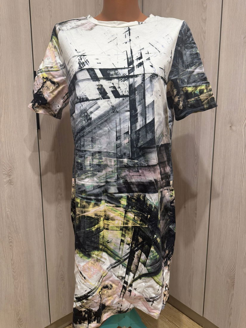 ROCHIE DEOSEBITA HUGO BOSS ORIGINALA MARIME M/L URBAN LOOK