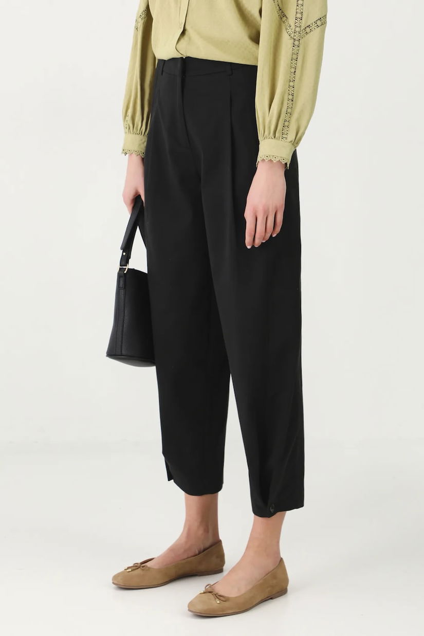 Medicine pantaloni femei, culoarea negru, fason tigareta, medium waist