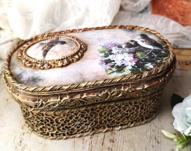 Cutie pentru bijuterii cu pasari, decorata in stil vintage
