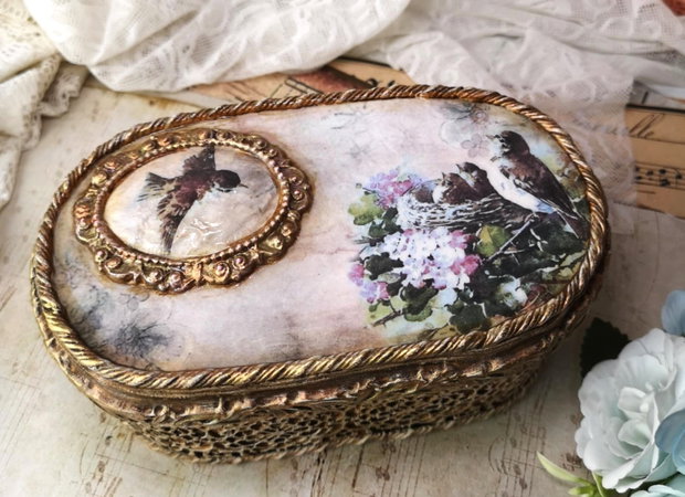 Cutie pentru bijuterii cu pasari, decorata in stil vintage