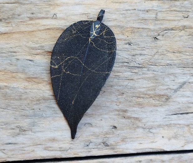 Pandantiv frunza electroplacata, 66x31 mm