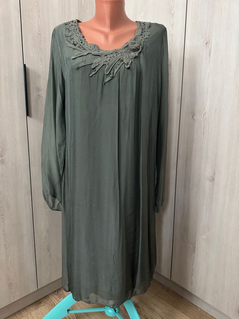 ROCHIE BRODERIE MANUALA ,MATASE NATURALA CAPTUSITA MARIME UNIVERSALA ITALIA