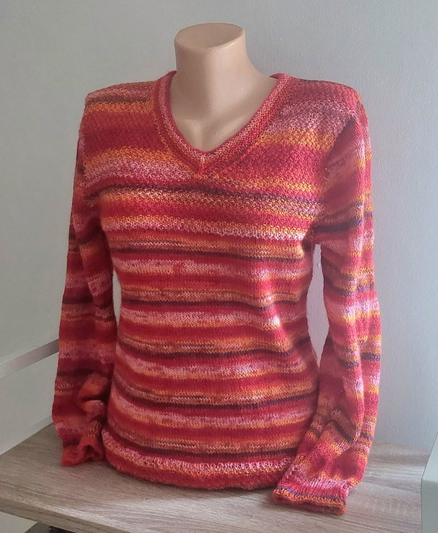 Bluza tricotata manual din fir subțire amestec lână rosu