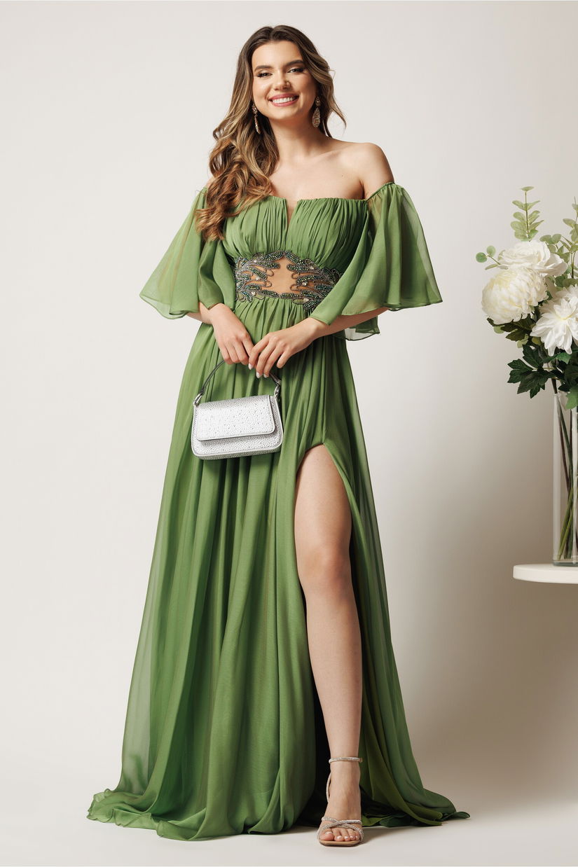 Rochie lunga verde din voal in clos cu strasuri si tull in talie
