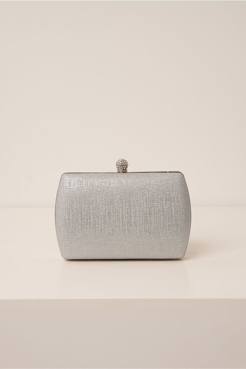 Clutch argintiu cu fir lurex si inchidere metalica cu strasuri