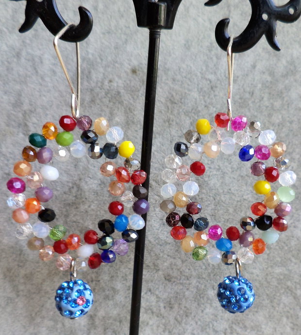 Cercei handmade din sarma,cristale tip swarovski multicolore
