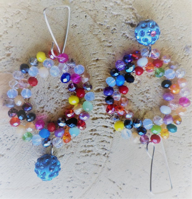 Cercei handmade din sarma,cristale tip swarovski multicolore