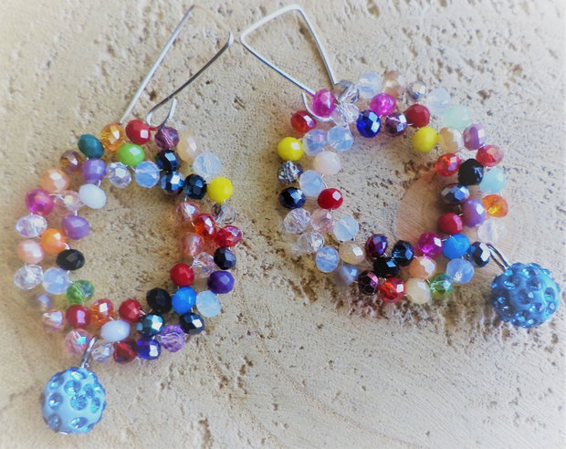 Cercei handmade din sarma,cristale tip swarovski multicolore