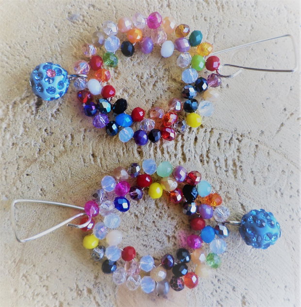 Cercei handmade din sarma,cristale tip swarovski multicolore